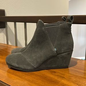 Toms Grey Suede Wedges